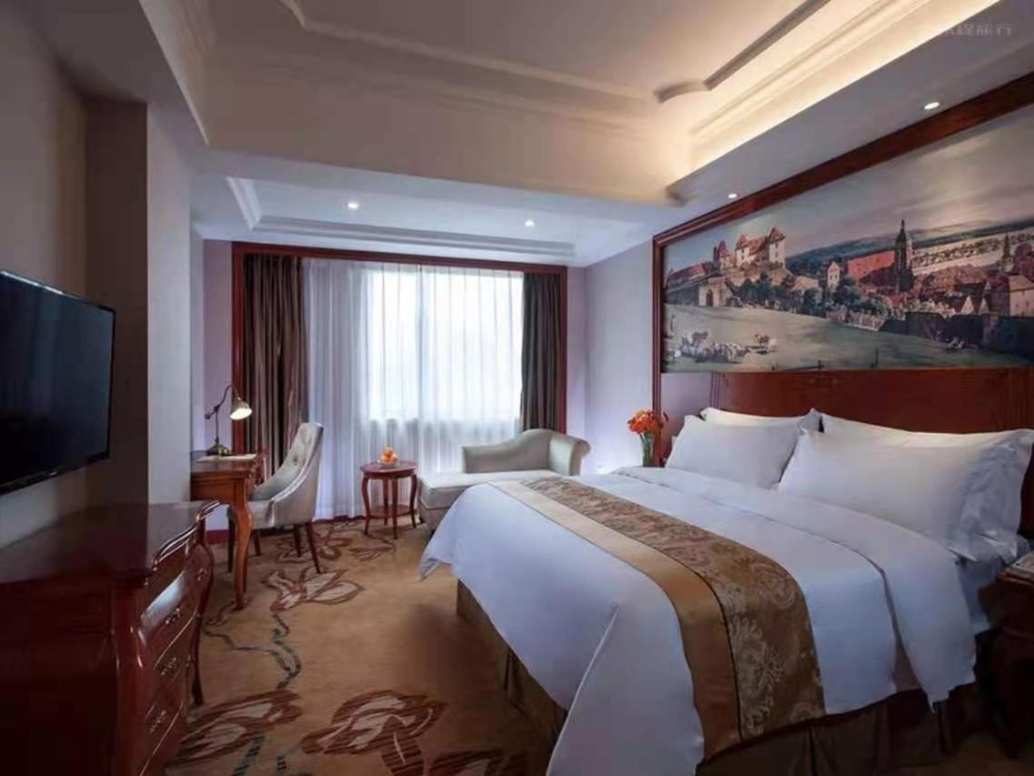Vienna International Hotel Shaoguan Fengcailou Exterior photo